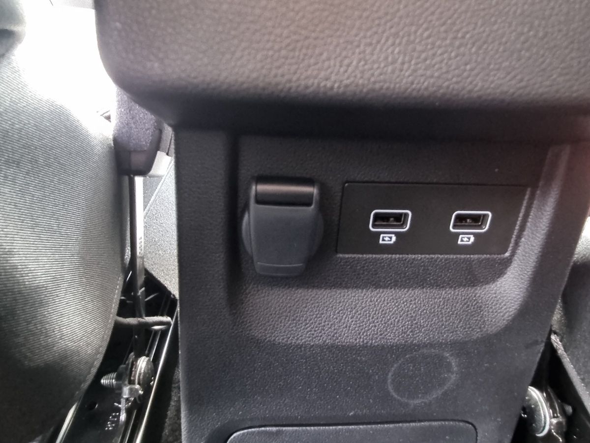 Fahrzeugabbildung Renault Kangoo PKW TECHNO TCe 130 EDC