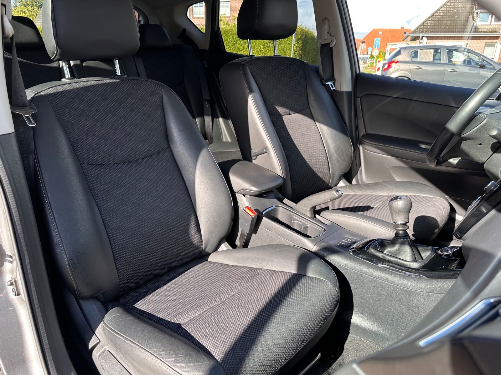 Fahrzeugabbildung Nissan Pulsar N-Connecta 1.2 DIG-T AHK/Kamera/GRA/SHZG