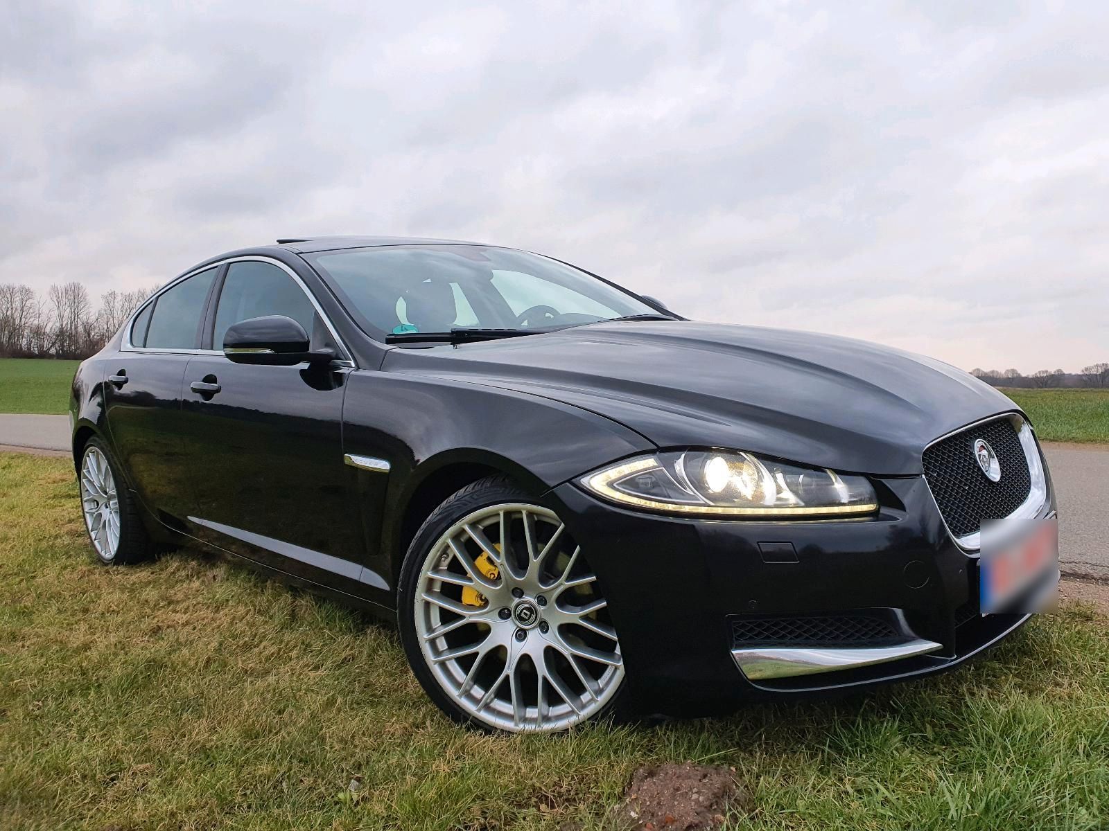 JAGUAR XF