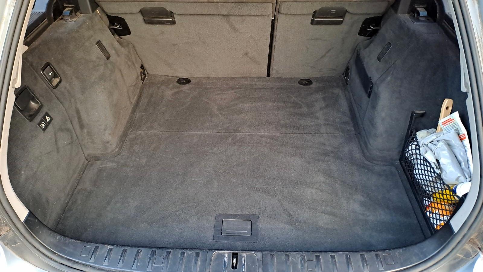 BMW 318 2010 — photo 8