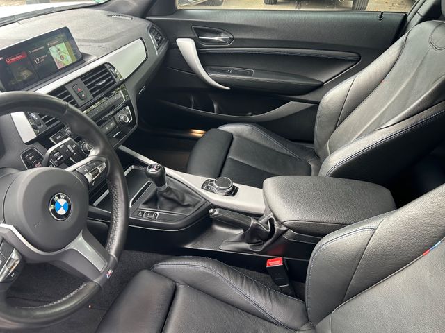 Fahrzeugabbildung BMW 118 M Sport Shadow Line+Leder+Navi+CarPlay+LED