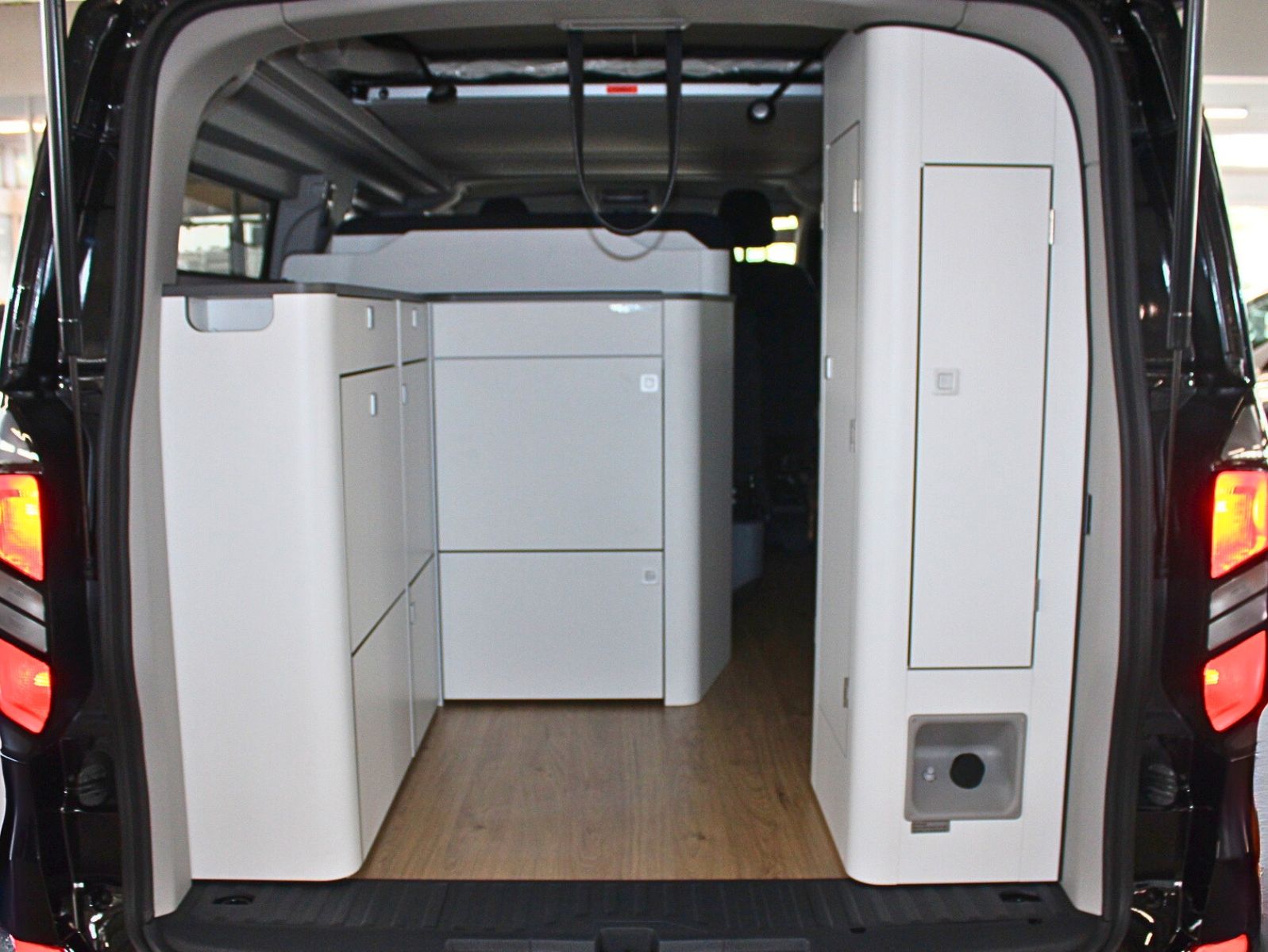 Fahrzeugabbildung Ford NUGGET L2 Titanium MARKISE + Aufstelldach SOFORT