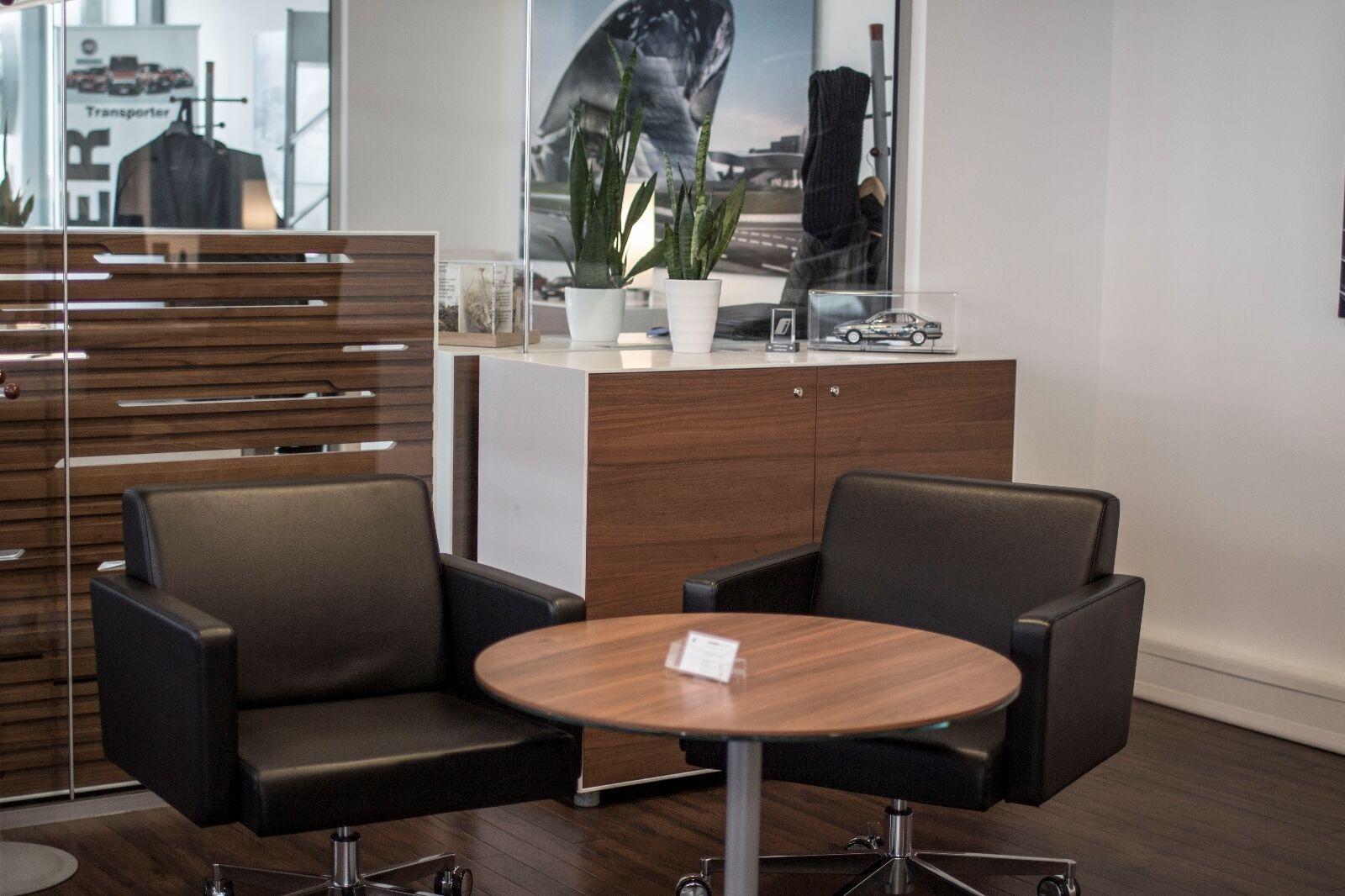 showroom-image-bottom