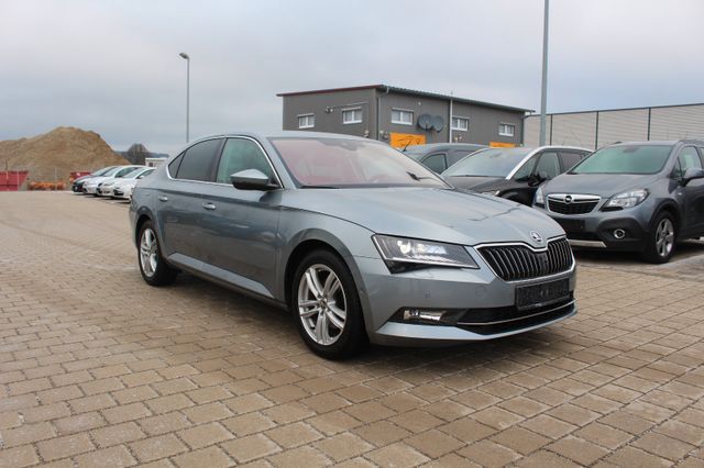 Skoda Superb Lim. Ambition 4x4 DSG/XENON/KAMERA/NAVI