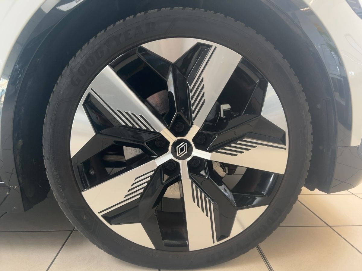 Fahrzeugabbildung Renault Megane E-TECH TECHNO EV40 130hp boost charge