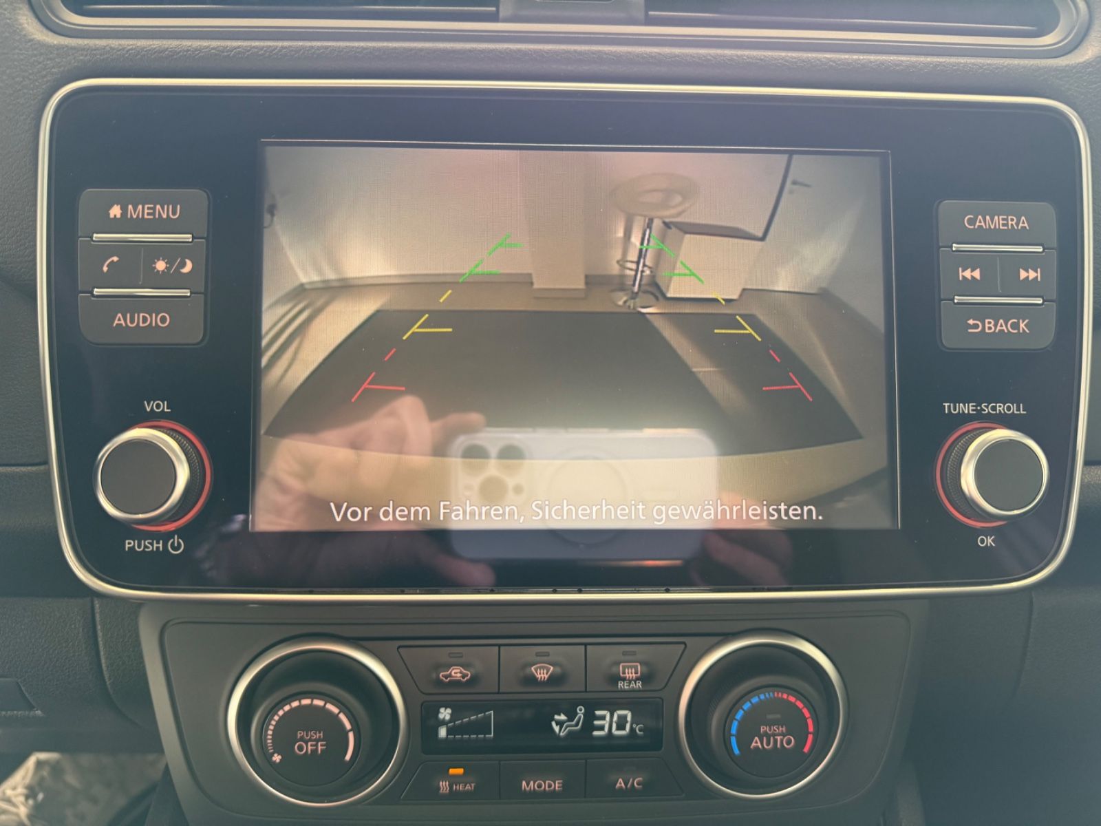 Fahrzeugabbildung Nissan Leaf Acenta, Winterpaket, Rückfahrkamera