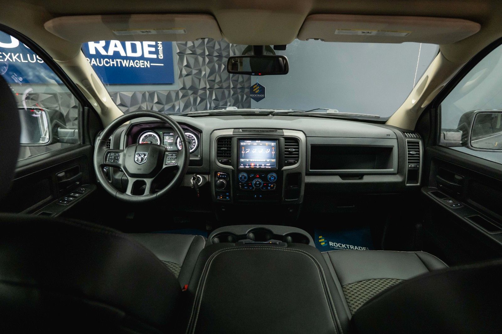 Fahrzeugabbildung Dodge RAM 5.7 V8 HEMI 4x4 OFFROAD Night-Paket *LED*AHK