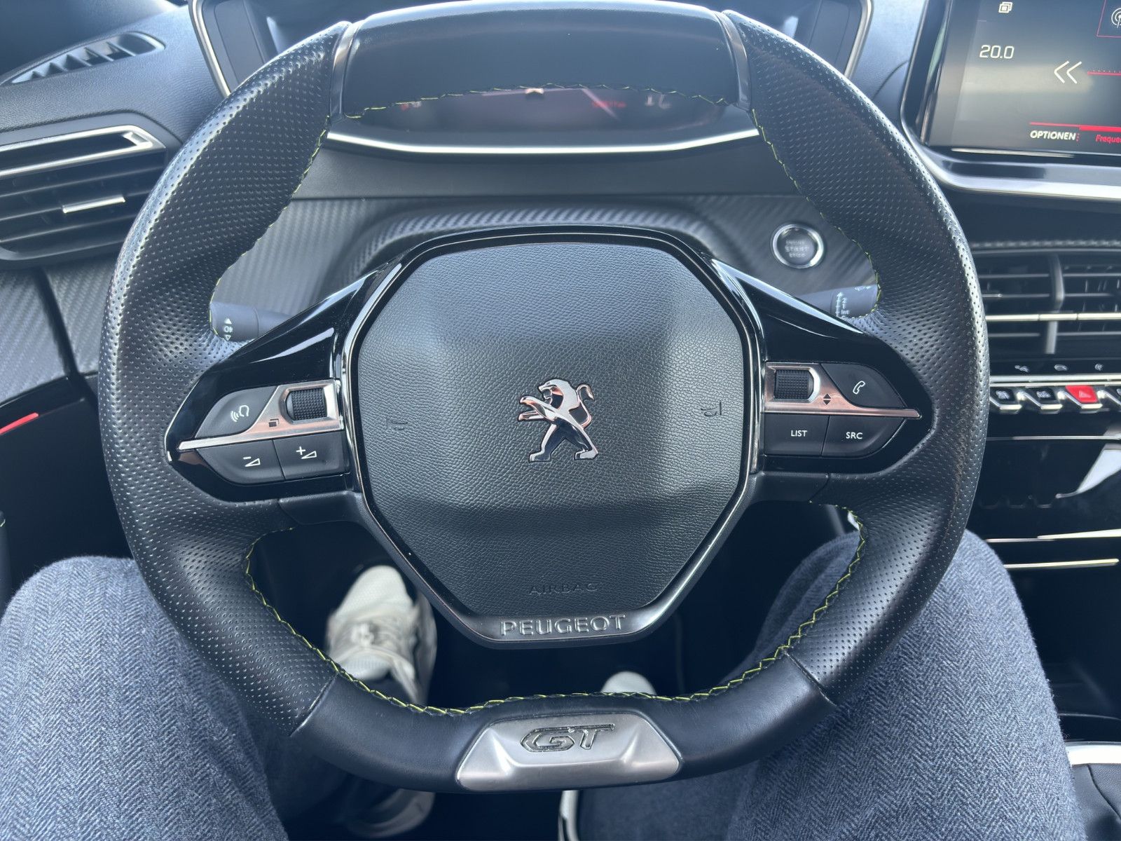Fahrzeugabbildung Peugeot 2008 GT*ACC*Kamera*LED*Ambiente*Navi*