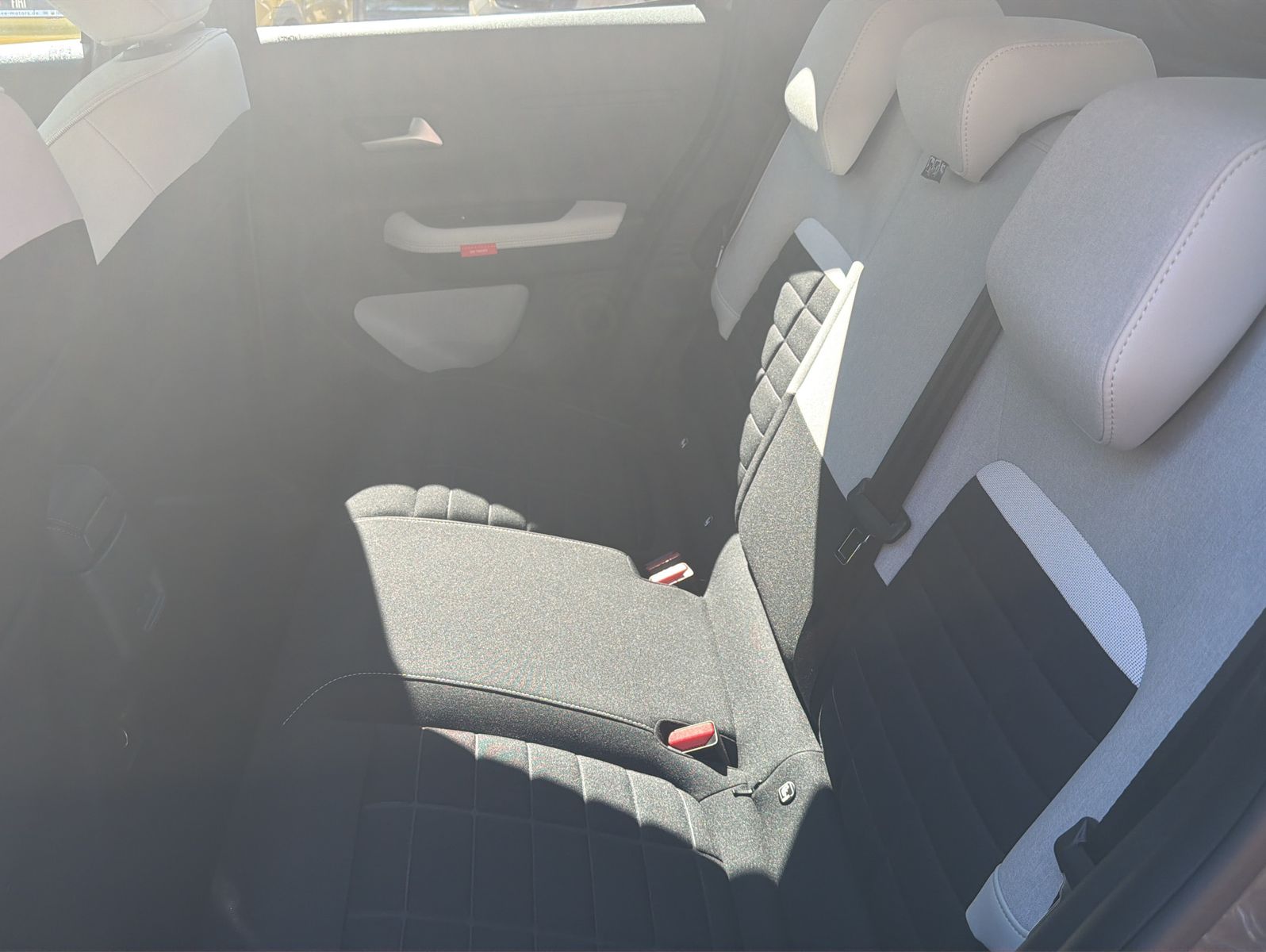 Fahrzeugabbildung Citroën C3 ë 113 MAX Automatik