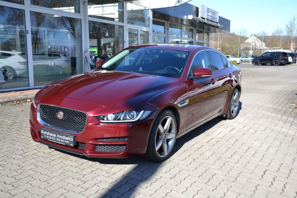 JAGUAR XE