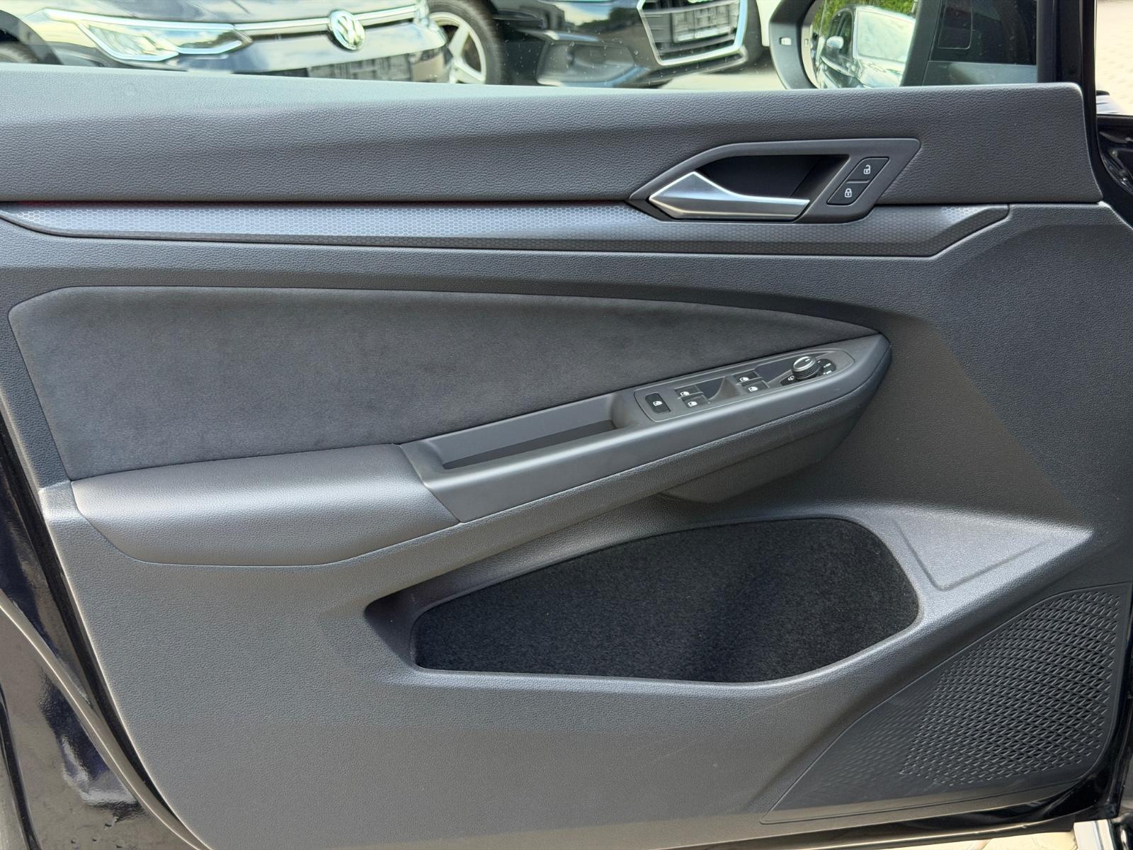 Volkswagen Golf VIII Lim. GTI/HarmanKardon/Matrix/AHK/RCAM, миниатюра 18