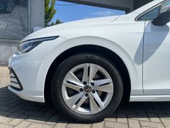 Fahrzeugabbildung Volkswagen Golf VIII Variant 2.0 TDI DSG Life ACC NAVI SHZ