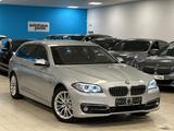 BMW 520i Touring F11/Aut/PDC/Klima/Luxury - BMW 5er Reihe: Kombi, F11