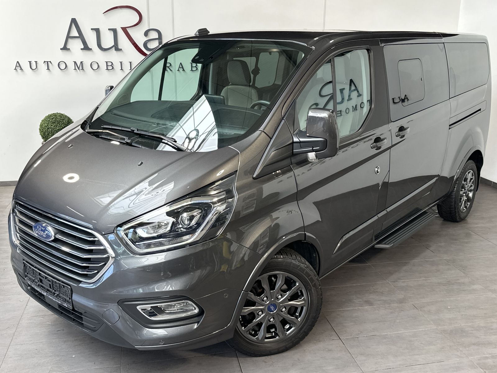 Fahrzeugabbildung Ford Tourneo Custom 320 L2H1 Titanium NAV+XEN+KAMERA