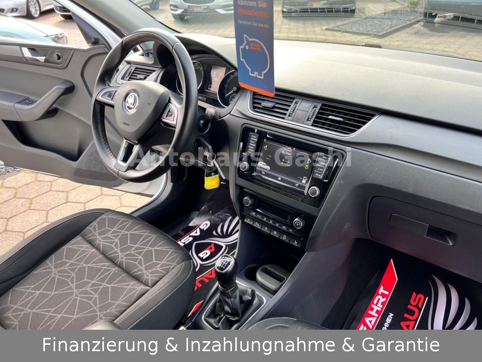 Fahrzeugabbildung SKODA Rapid Spaceback Clever*1.Hand*Navi*Xenon*ACC*SHZ
