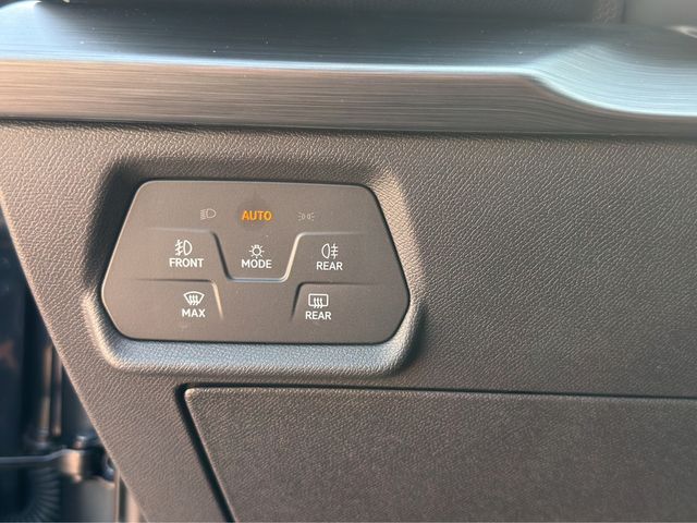 Leon Sportstourer 1.5 TSI Basis SHZ NAVI ACC LED