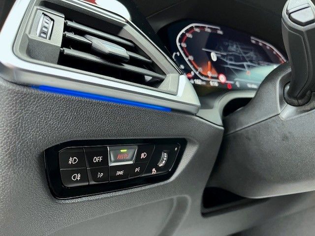 BMW 318d Touring LED LIVE-COCKPIT DRIVING KAMERA foto 11