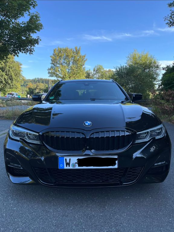 Image of BMW 320