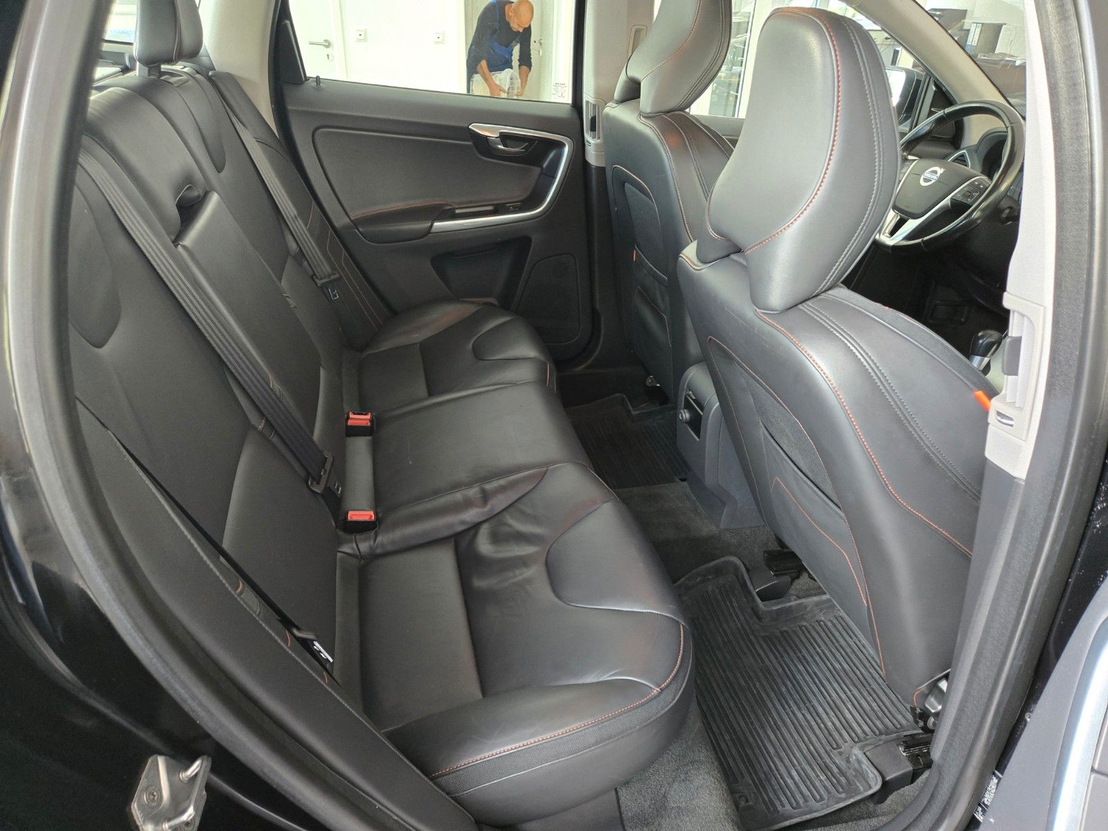Fahrzeugabbildung Volvo XC60* D4 AWD, Ocean Race AWD