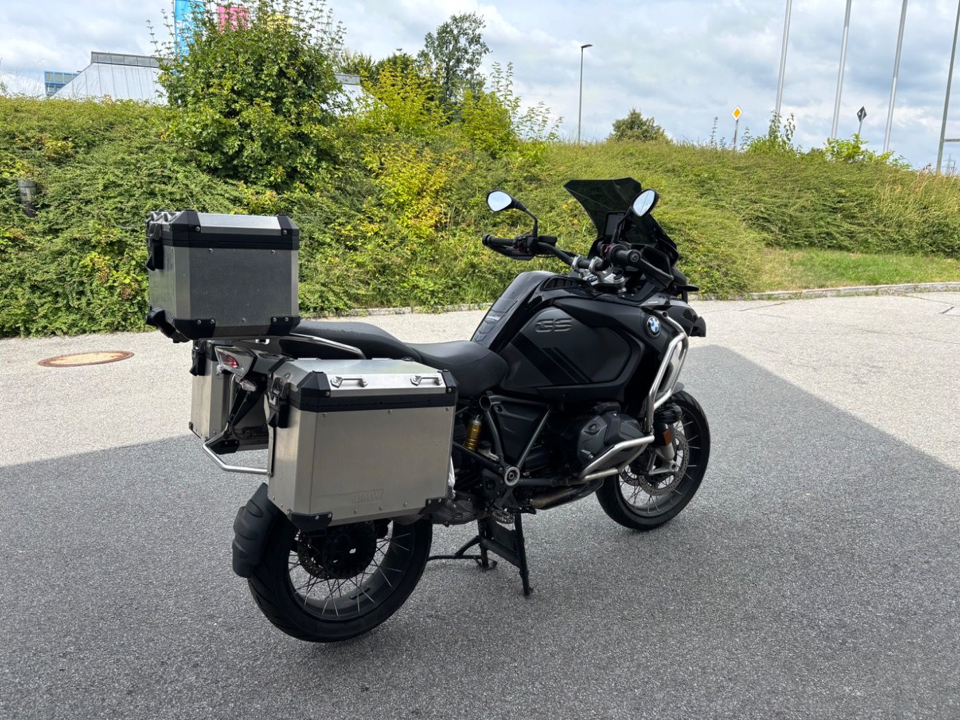 Fahrzeugabbildung BMW R 1250 GS Adventure Triple Black