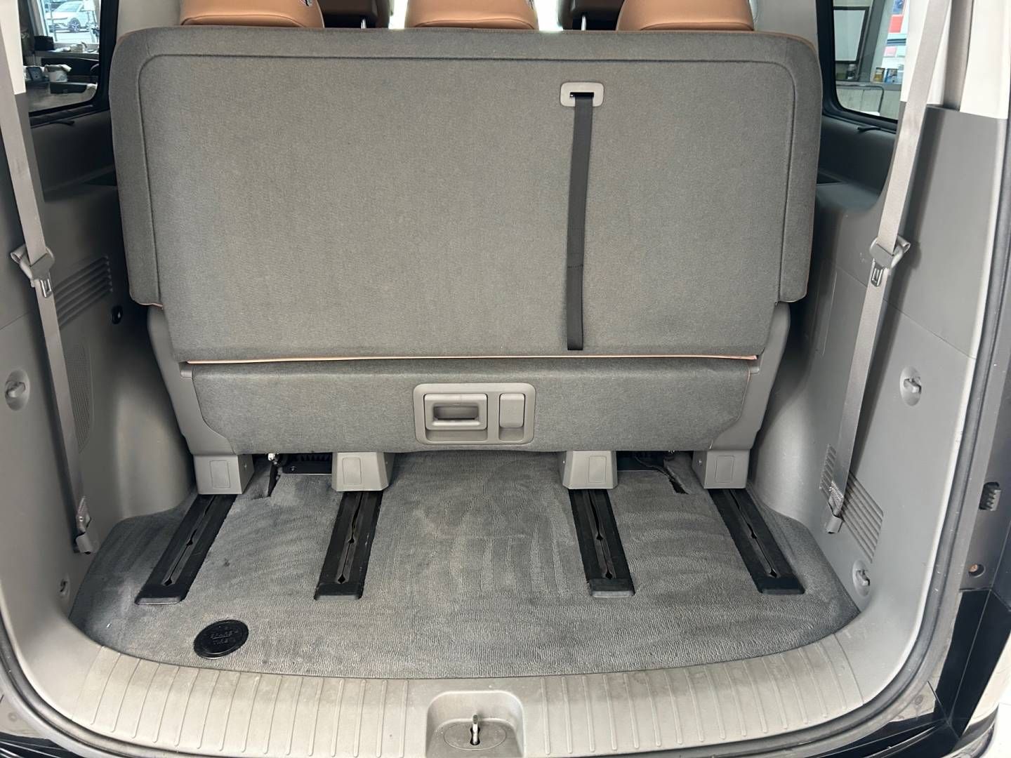 Fahrzeugabbildung Hyundai STARIA 7-Sitzer SIGNATUR/PDC/Navi/Rückfahrkamera
