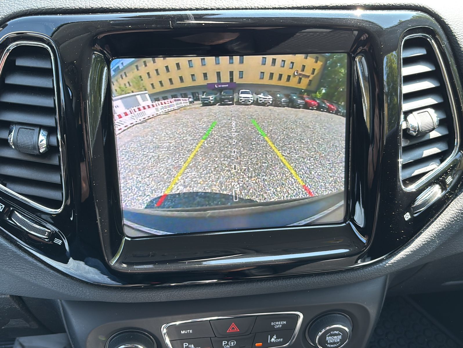 Fahrzeugabbildung Jeep Compass 1.3 T-GDI I4 LIMITED DCT 150 PS