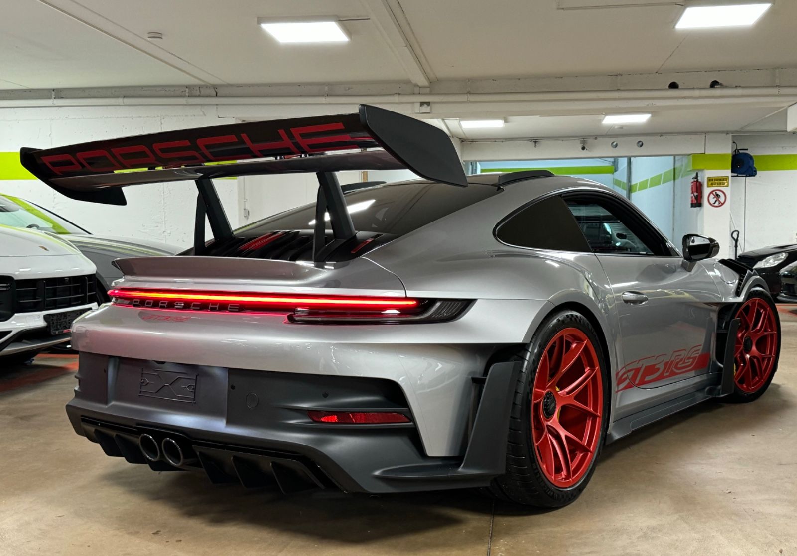 Fahrzeugabbildung Porsche 992 GT3 RS WEISSACH CARBON-KÄFIG CERAMIC 24 FULL