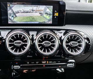 Fahrzeugabbildung Mercedes-Benz A180 7G-DCT KEYLESS|VIRTUALCOCKPIT|SPURH.|AMBIEN