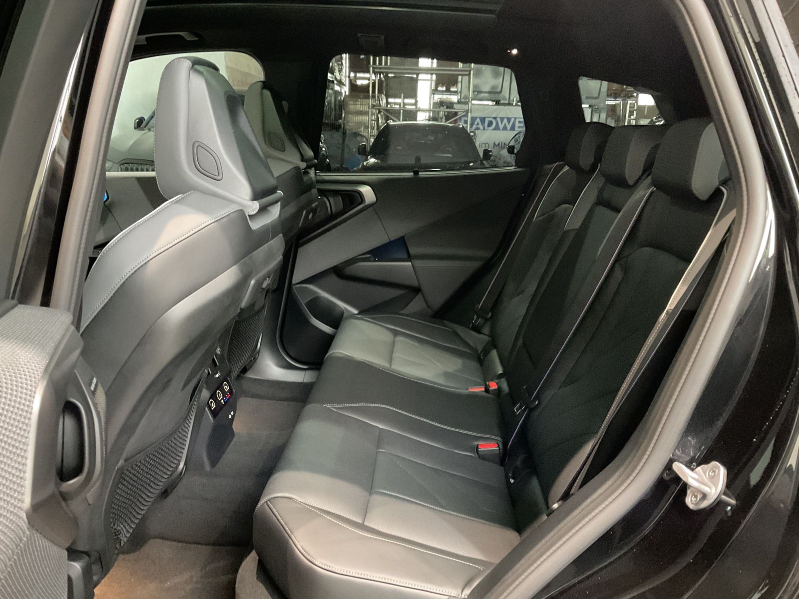 Fahrzeugabbildung BMW X3 M50 AHK Pano Glasdach Harman Kardon