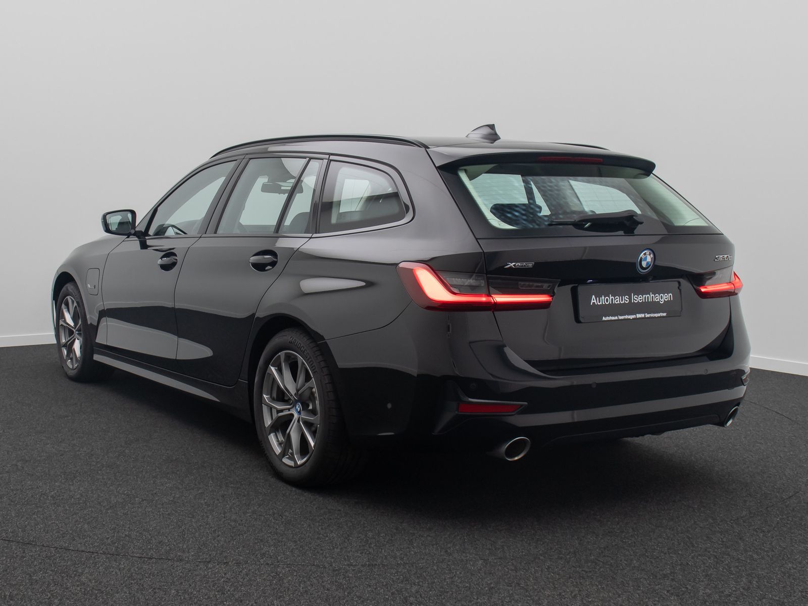 Fahrzeugabbildung BMW 320e xD Sport Line Kamera DAB Laser AHK Komfort