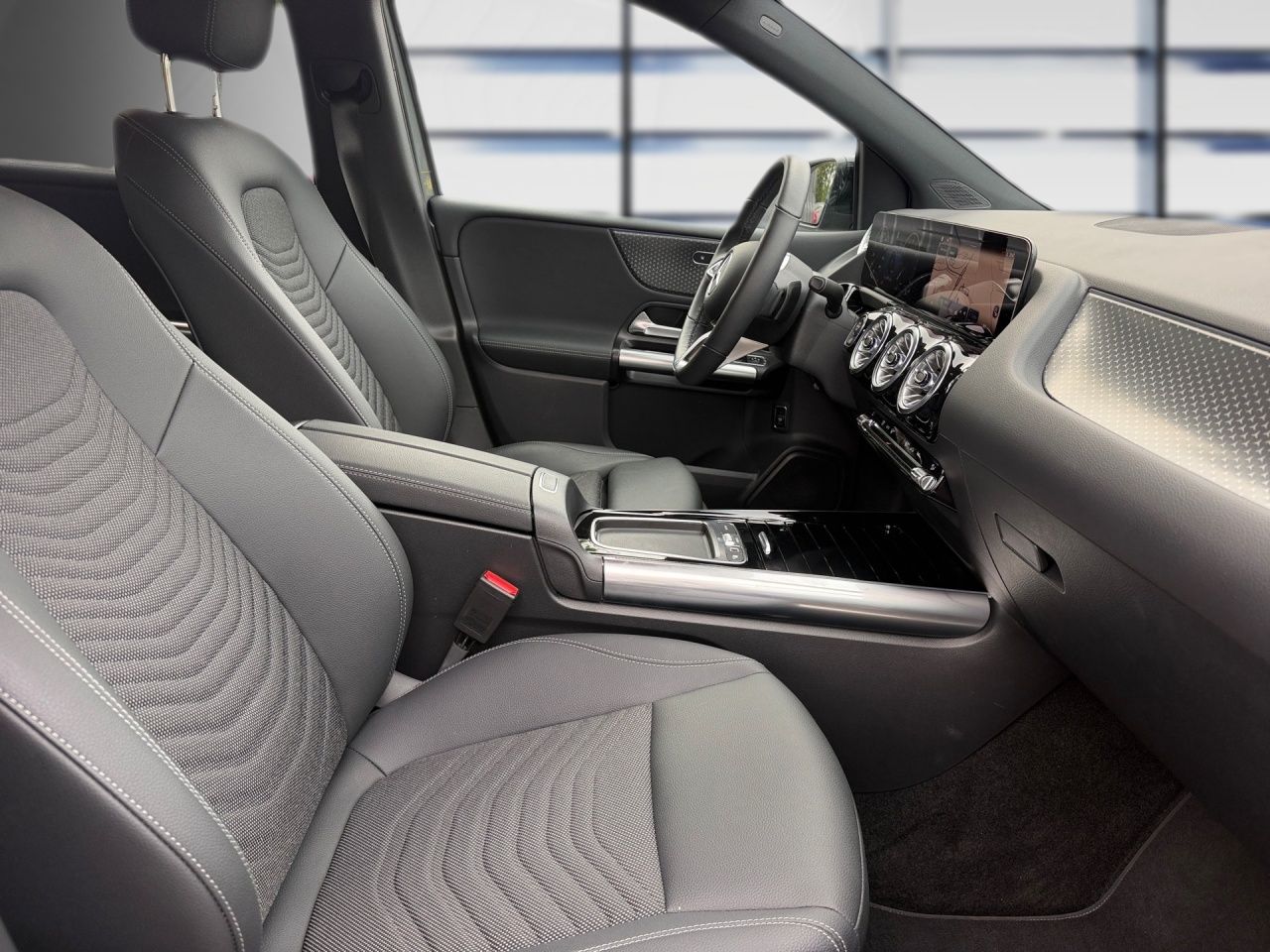 Fahrzeugabbildung Mercedes-Benz B 180 NIGHT+AHK+AMBIENTE+LENKRADHEIZ+KAMERA+
