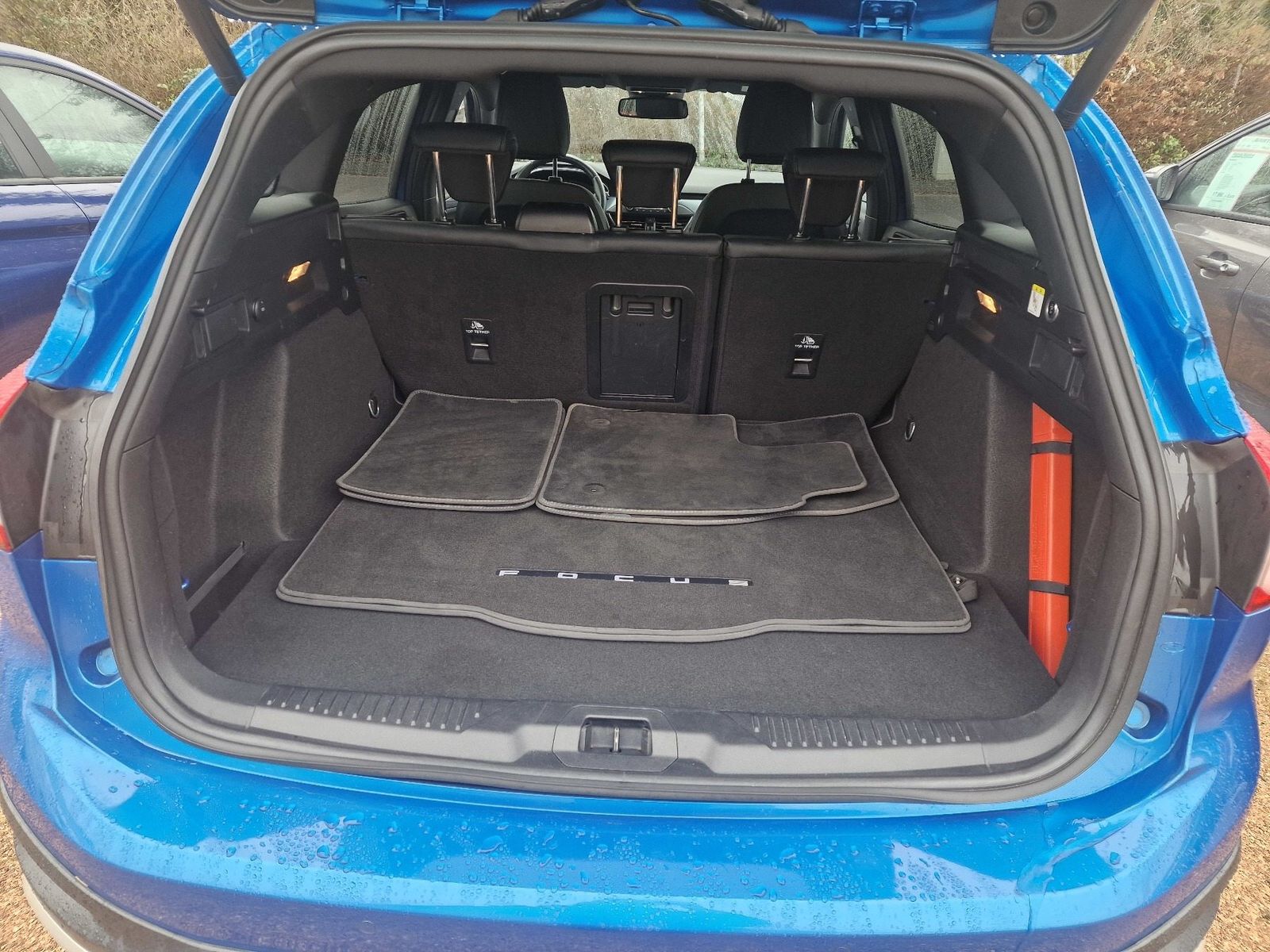 Fahrzeugabbildung Ford Focus Turnier Active X, AHK,Kamera,Navi, LED