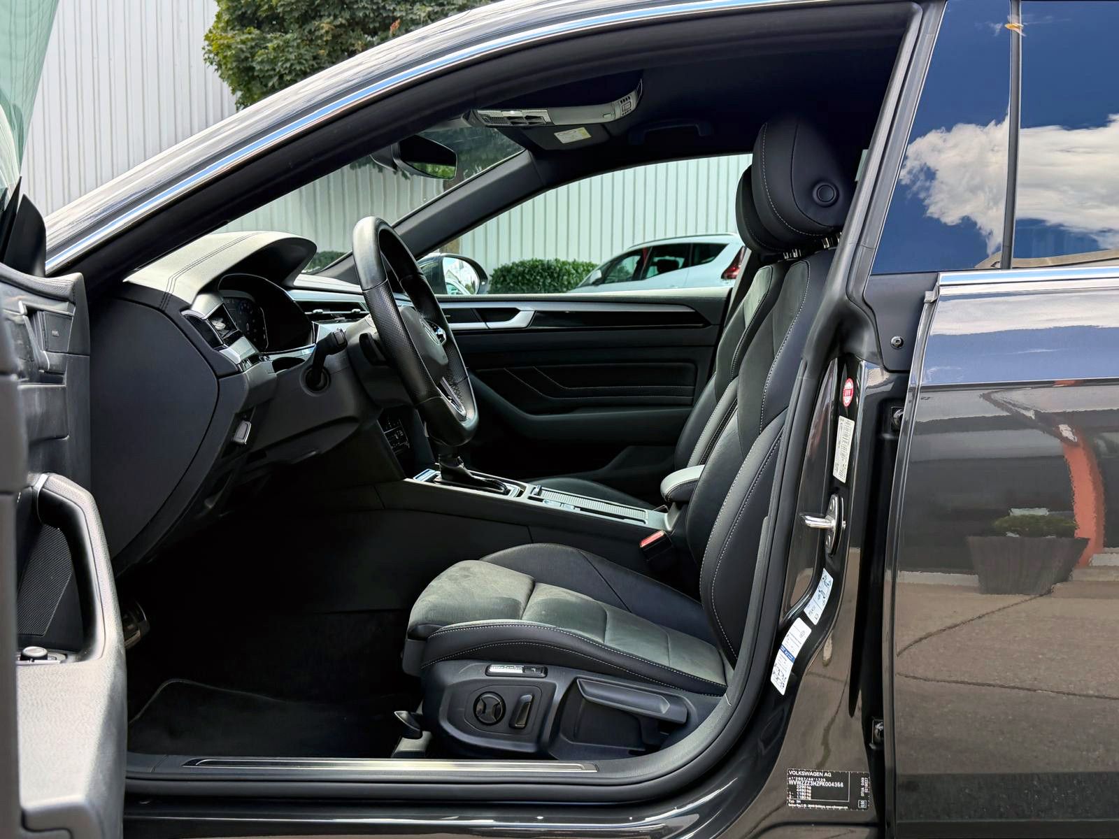 Fahrzeugabbildung Volkswagen Arteon SB 2.0TDI DSG R-Line 4M ACC KAM H&K AHK