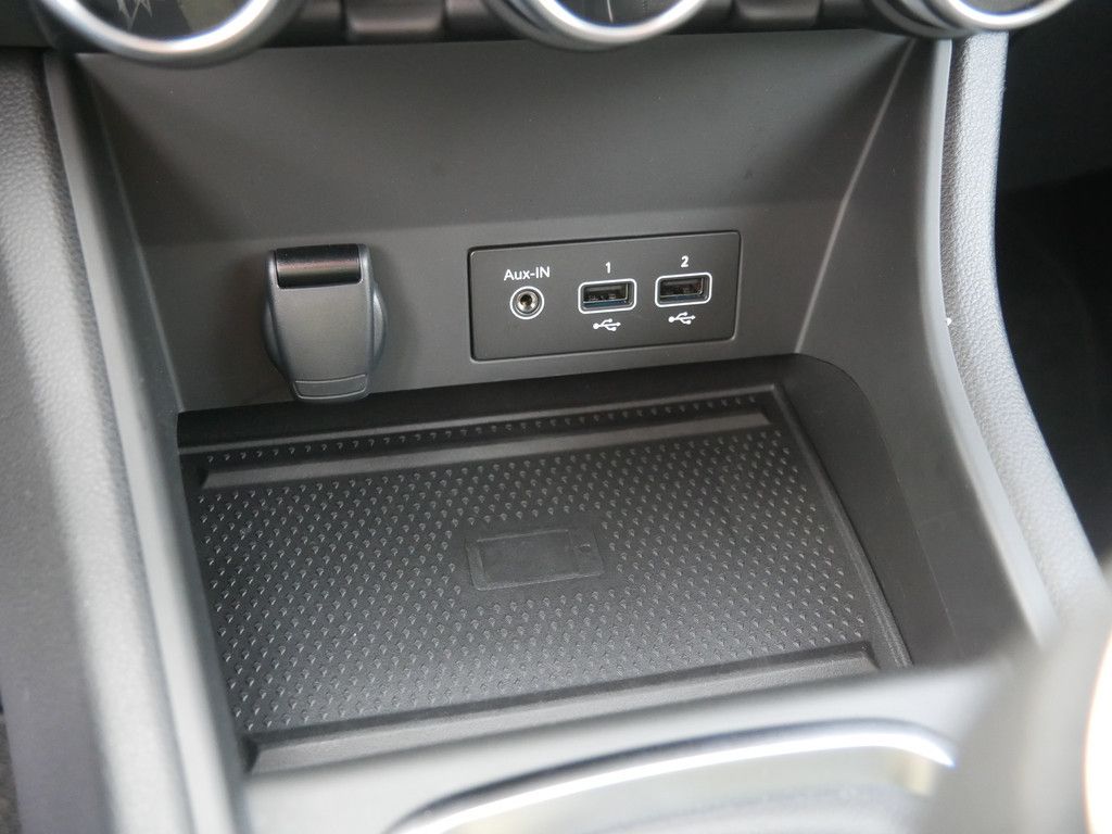 Fahrzeugabbildung Renault Captur Techno TCe 90 PDC SHZ KAMERA NAVI LED