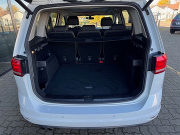 Bild 9 VW Touran 1.4 TSI Sound DSG AHK Pano-SD Rear View
