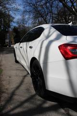 Maserati Ghibli 3.0 V6 S Q4 Automatik S SHZ Kamera PDC  - Maserati Ghibli mit Schiebedach