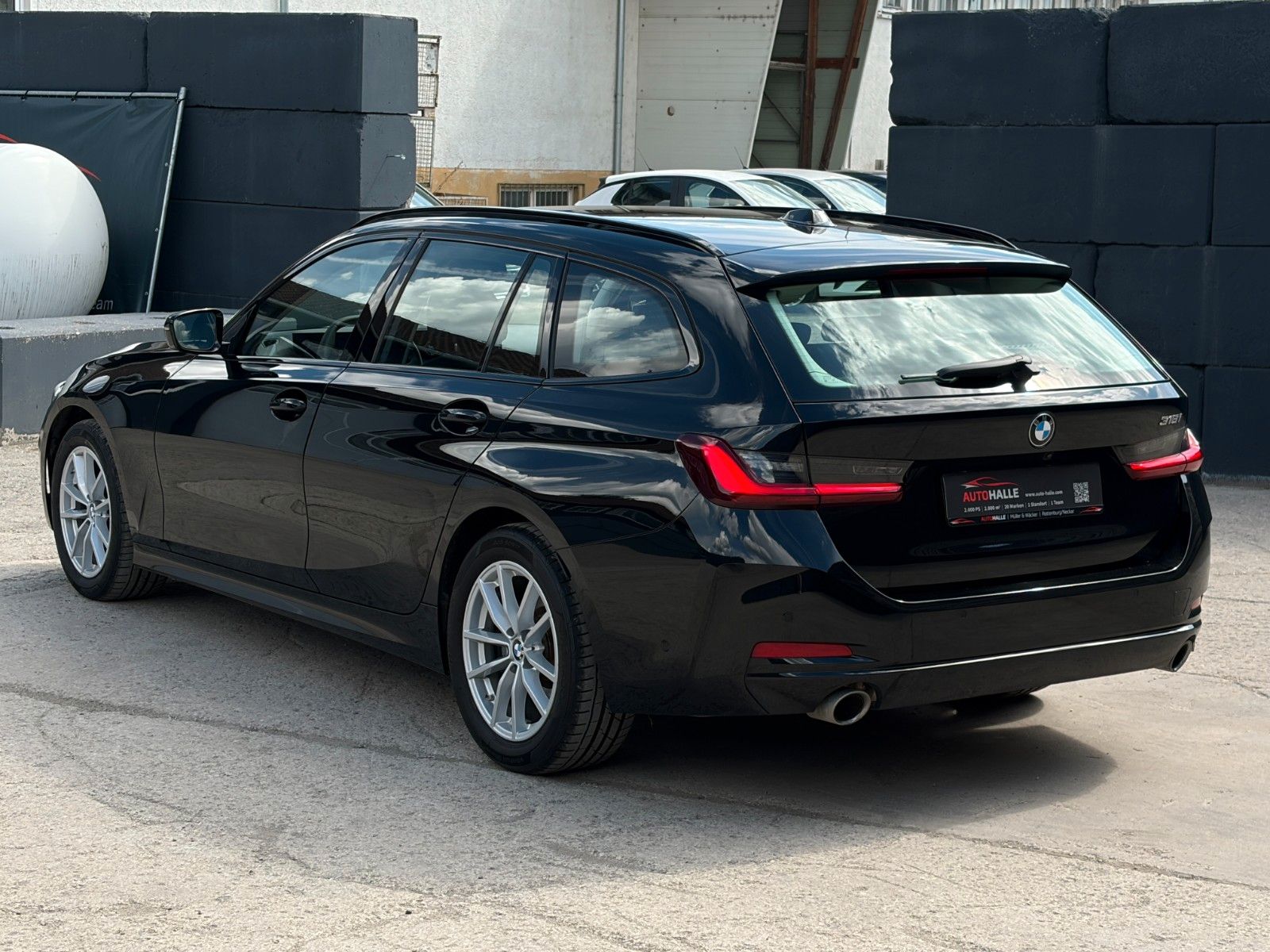Fahrzeugabbildung BMW 318i Touring 3Z-Klima Kamera Tempomat Alarm SHZ