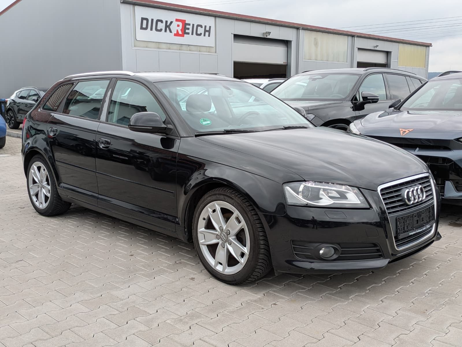 Fahrzeugabbildung Audi A3 2.0 TDI SPORT XENON*TÜV*AHK*MFL*KLIMA