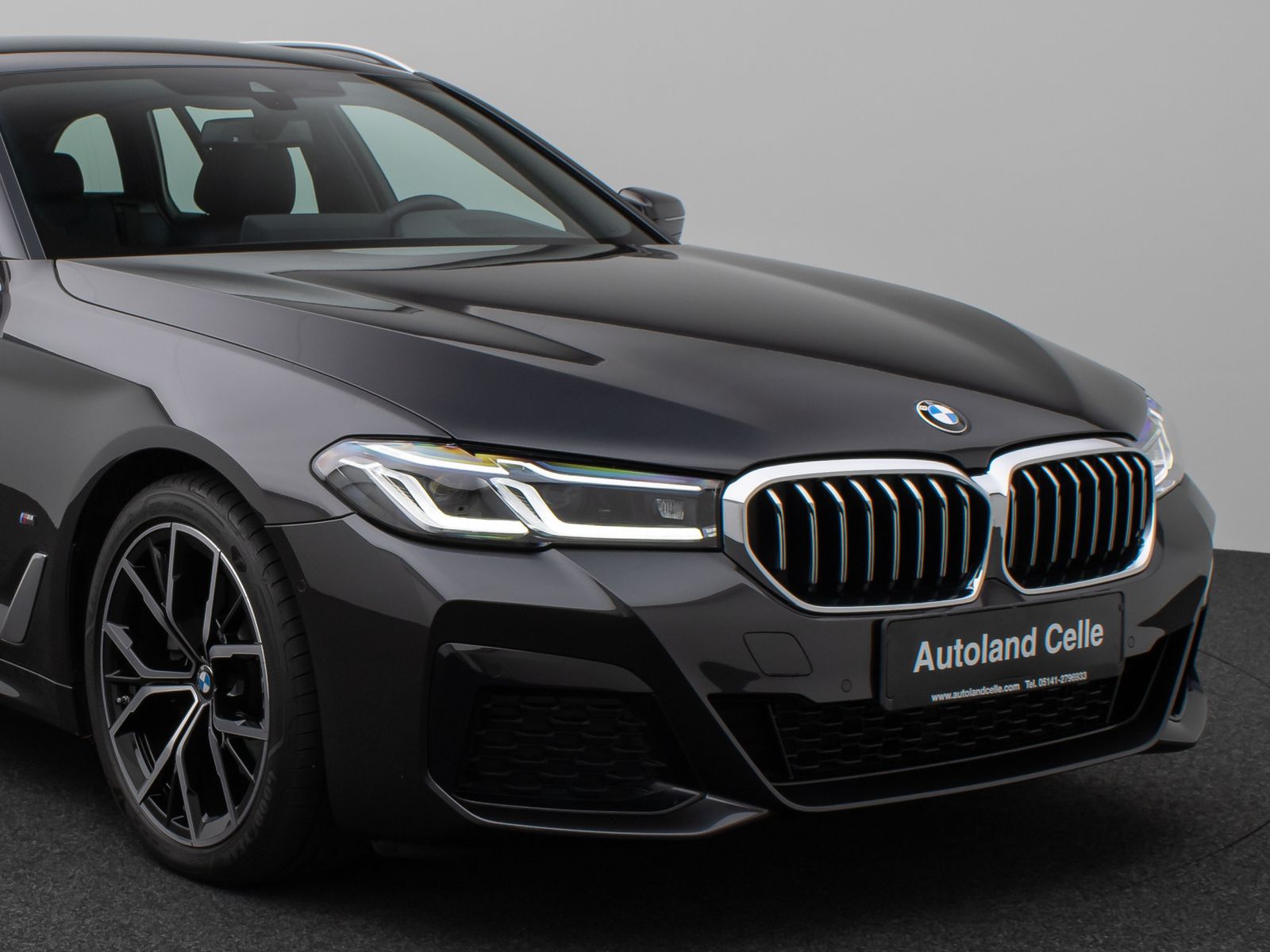 Fahrzeugabbildung BMW 520d xD M Sport Laser Kamera HUD DAB HiFi 19Zoll