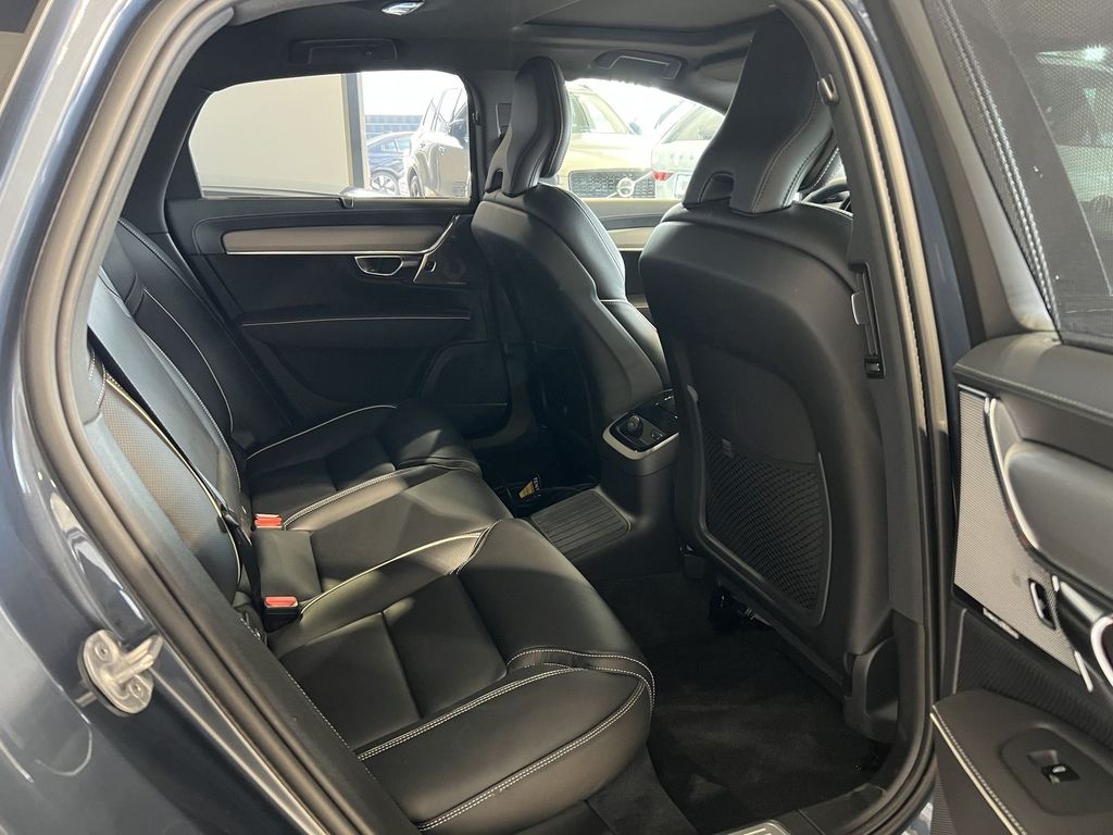 Volvo S90 T8 Ultimate Dark Recharge AWD BLIS FourC B&W