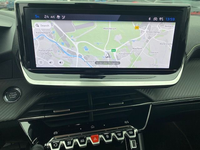 Fahrzeugabbildung Peugeot 2008 GT MildHybrid 145 e-DSC6