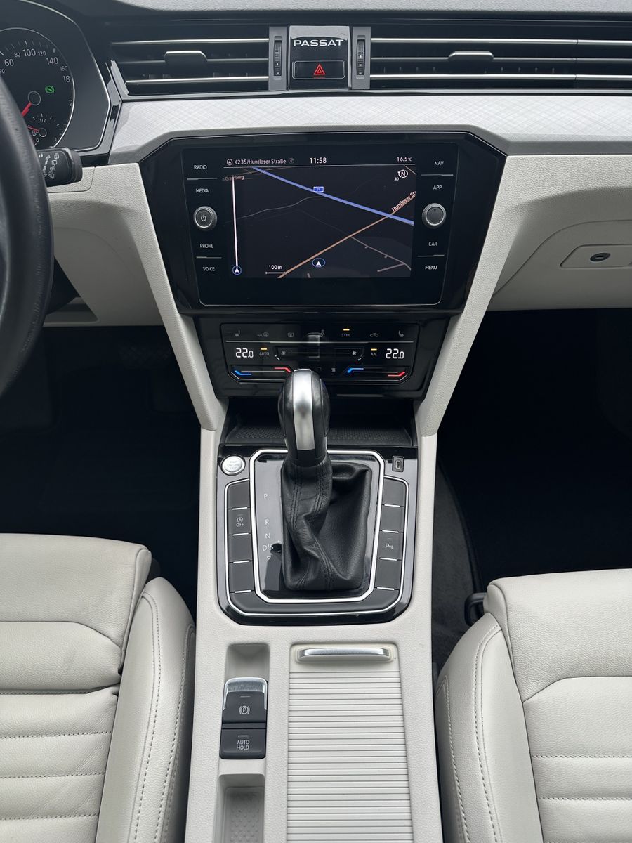 Fahrzeugabbildung Volkswagen Passat Variant 4M Business NAV+LED+AHK+CARPLAY