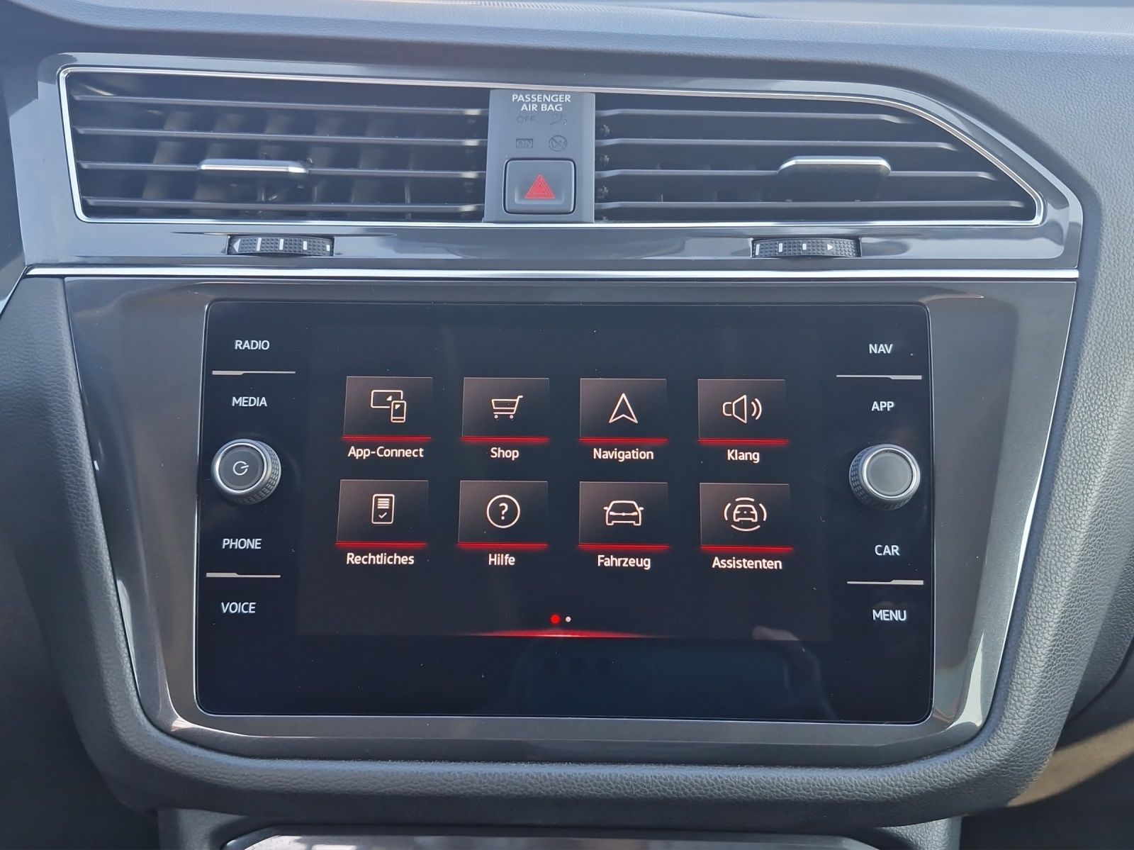 Fahrzeugabbildung Volkswagen Tiguan L 2.0 TDI AHZ MATRIX DSG 4x4 Keyless SH