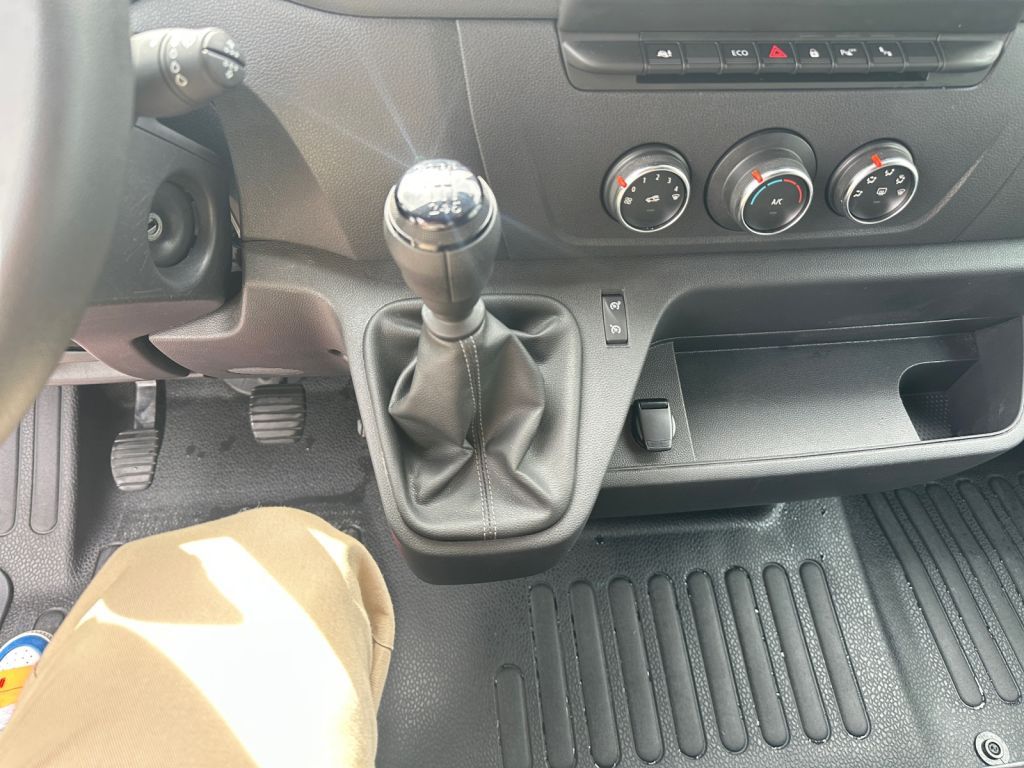 RENAULT Master dCi 135 L3H2 VA Basis RENAULT Master dCi 135 L3H2 VA Basis
