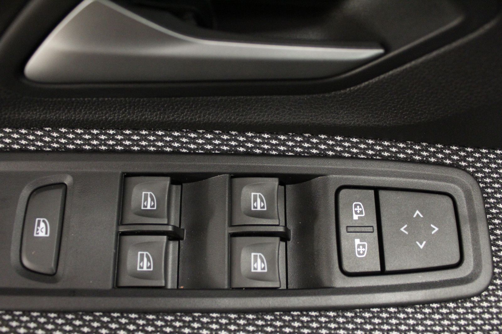 Fahrzeugabbildung Dacia Sandero TCe 90 Stepway auto Expression*Winterp.*