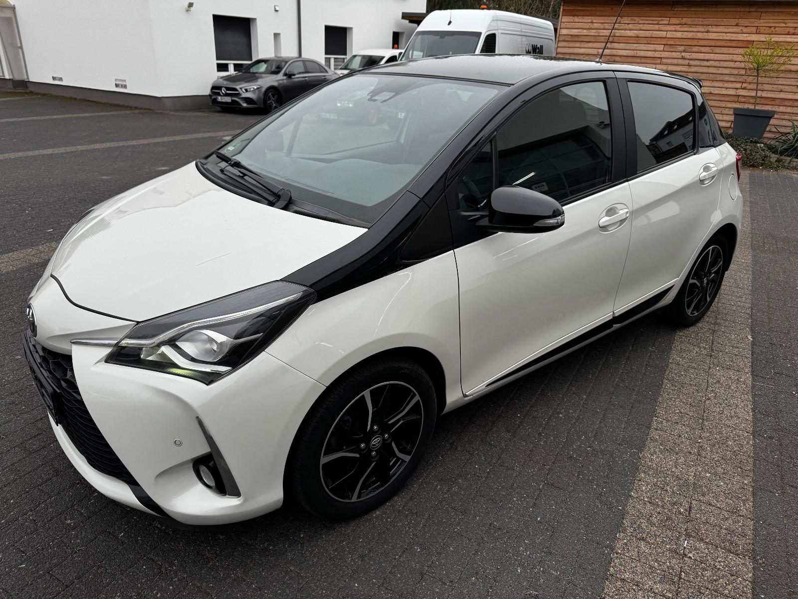 Toyota Yaris Hybrid Style Selection-PANORAMA+NAVI