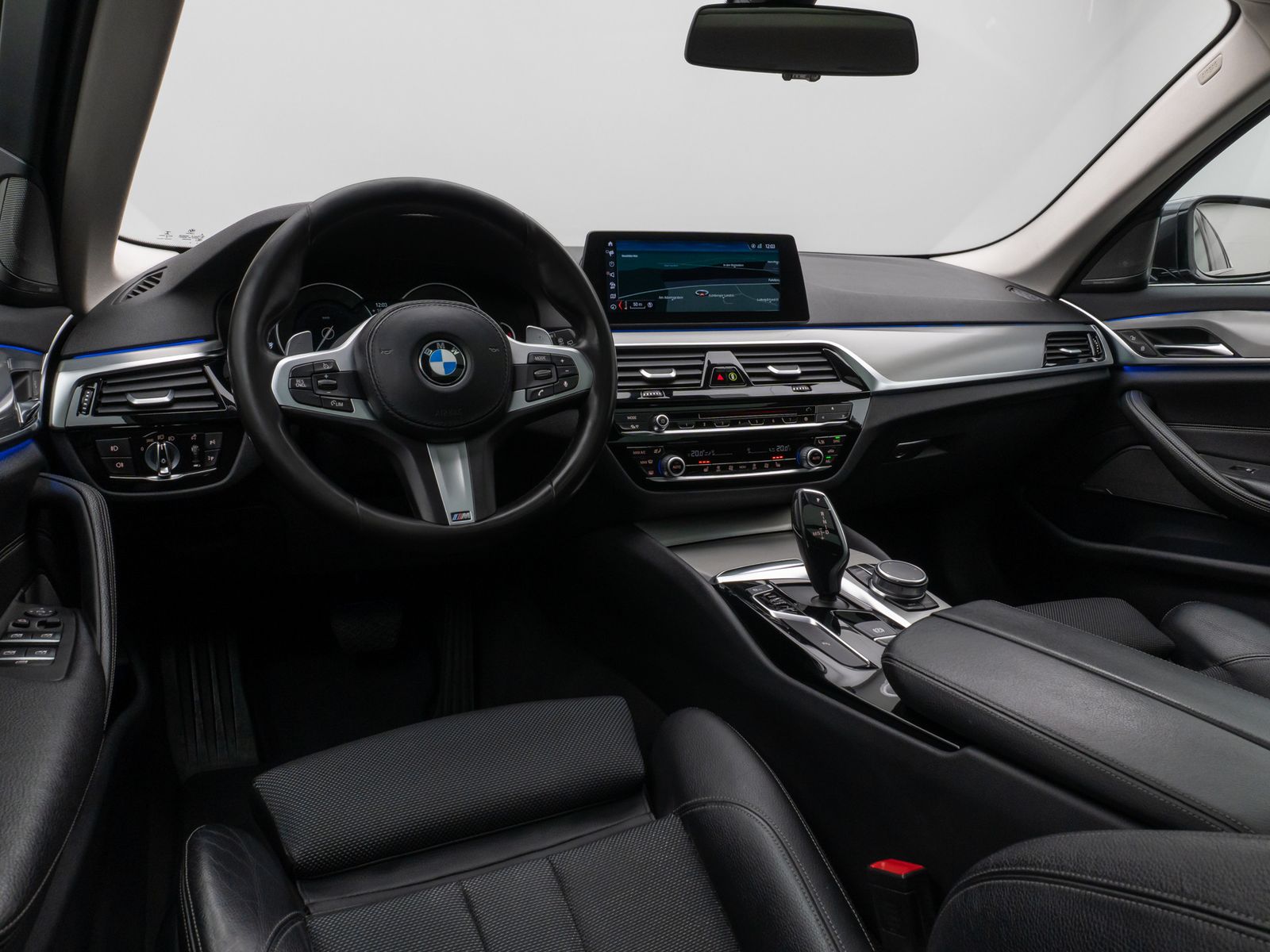 Fahrzeugabbildung BMW 530d xD SportLine Kamera Panorama HUD H/K Stndhz