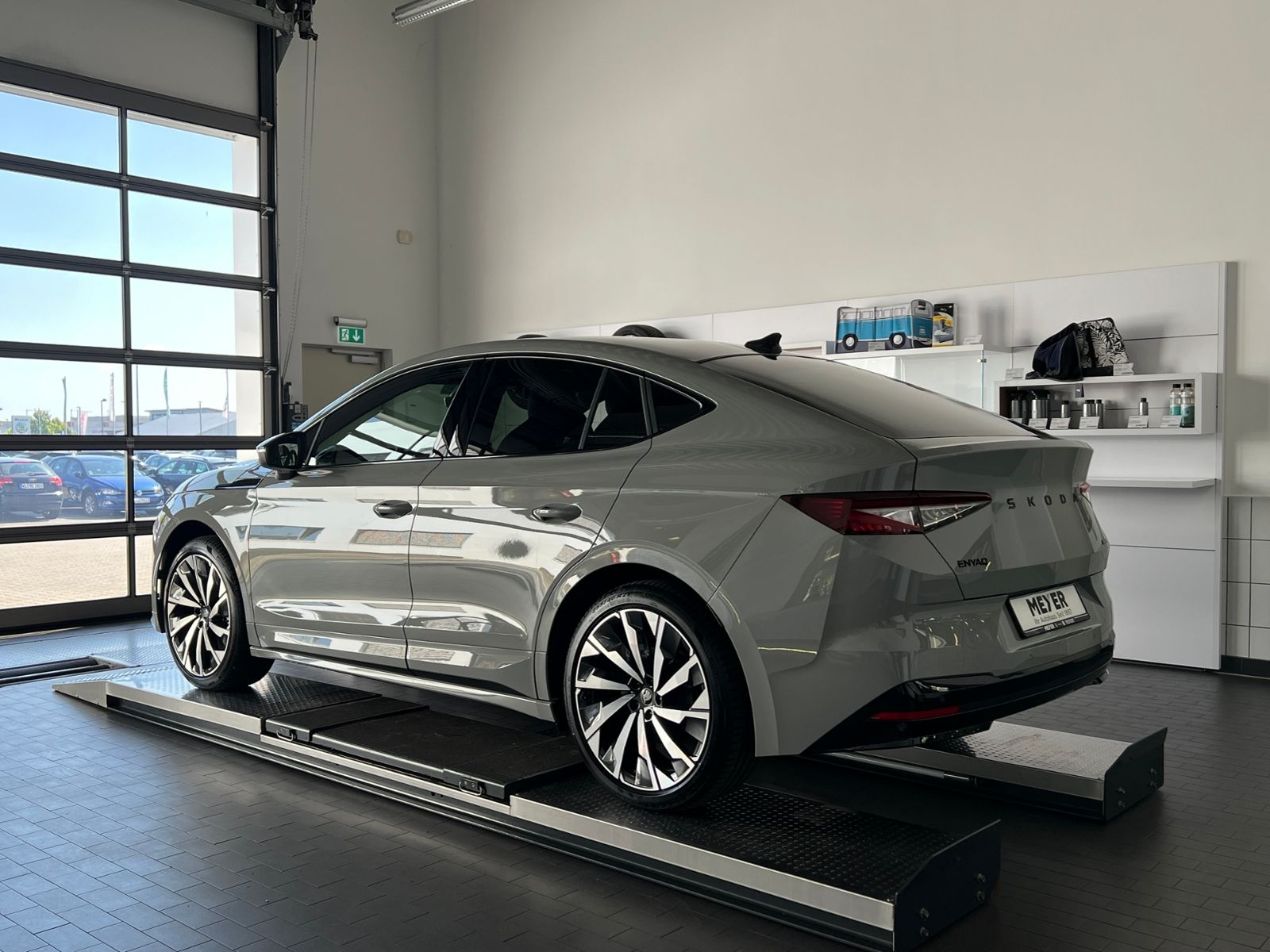 Fahrzeugabbildung SKODA Enyaq Coupé 85 Sportline *AHK, Matrix-LED, 21"-F