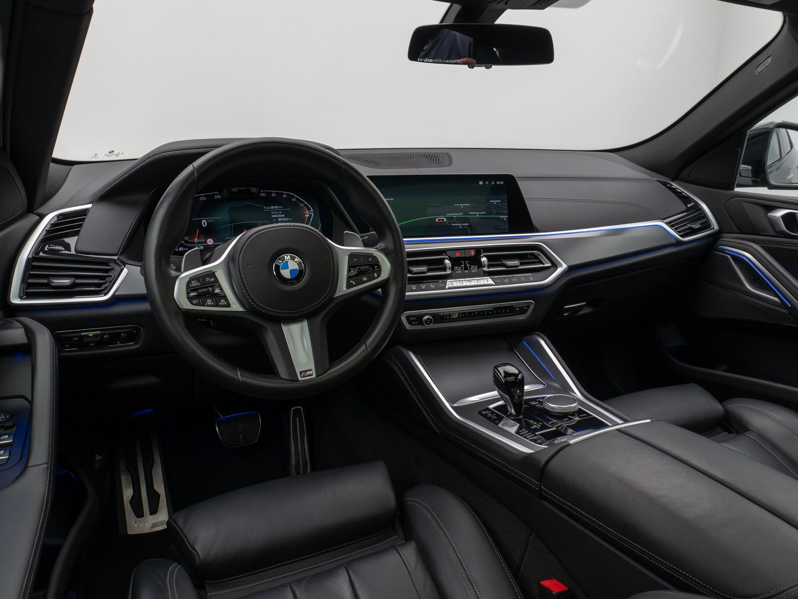 Fahrzeugabbildung BMW X6 xD30d M Sport Panorama Laser 360°HUD SoftClos