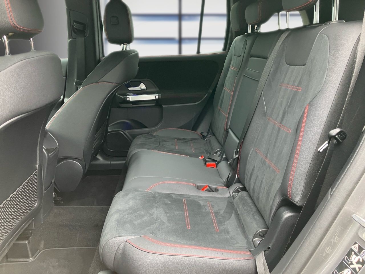 Fahrzeugabbildung Mercedes-Benz GLB 220 d 4M AMG AHK Night Multibeam KeylessGo